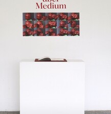 Medium über Medium