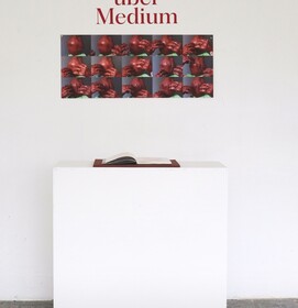 Medium über Medium