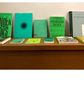 grüne Bücher