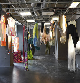 HEAD OVER HEELS  - seefashion x platte