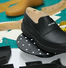 Reviving Traditional Crafts in the Digital Age: A Hybrid Workflow for Footwear Design | Jasper Mendel