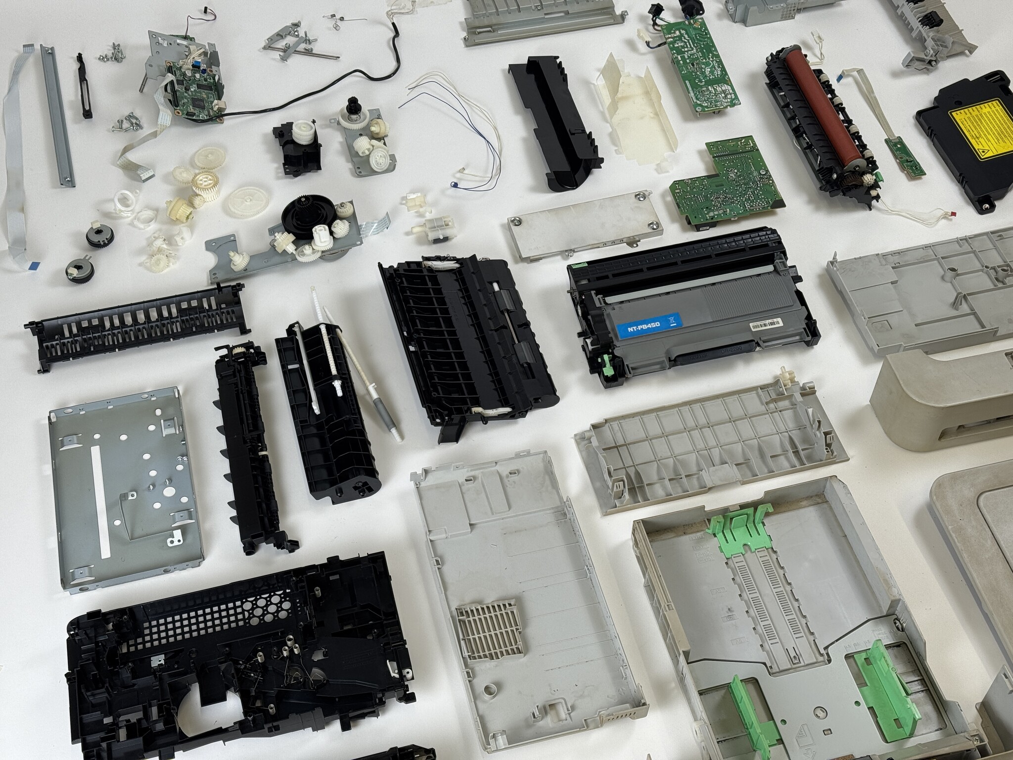 Verhüllt Understanding a printer by Jonathan Bläsi