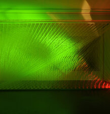 FadenraumraumFaden bei grünem Kunstlicht