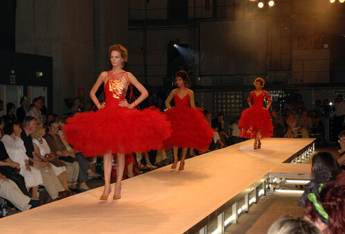 OPER BALI TANZ