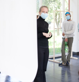 Prof. Dr. Dierichs at the exhibition