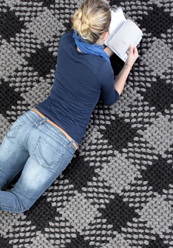 Teppich geknotet schwarz graubraun